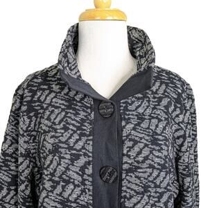 NEW Habitat Jacket Blazer Medium Black Gray Knit Abstract Button Front Lagenlook